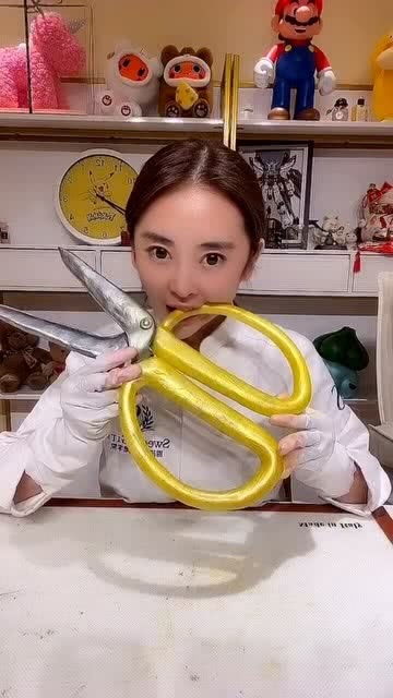 姑娘自制糖艺剪刀太有才了